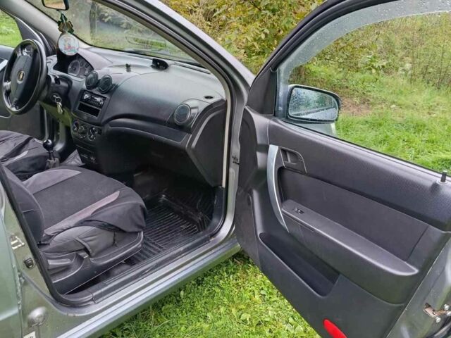 Серый Шевроле Авео, объемом двигателя 1.5 л и пробегом 150 тыс. км за 3000 $, фото 6 на Automoto.ua