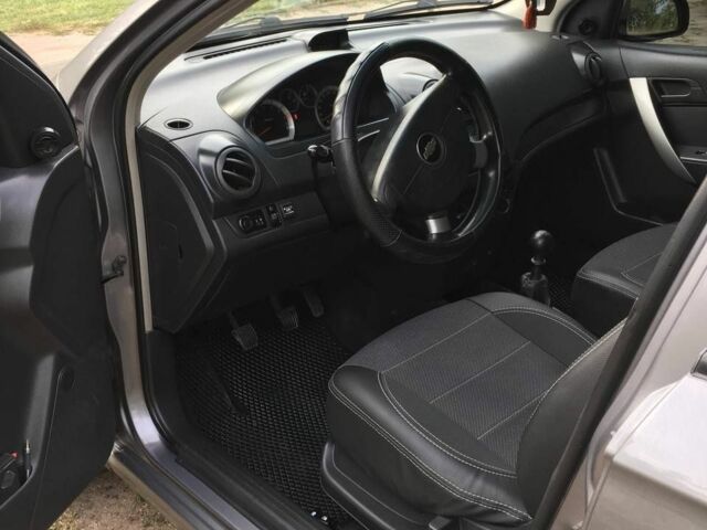 Серый Шевроле Авео, объемом двигателя 1.5 л и пробегом 136 тыс. км за 5000 $, фото 4 на Automoto.ua