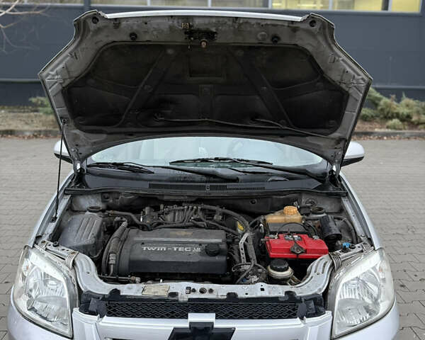 Сірий Шевроле Авео, об'ємом двигуна 1.6 л та пробігом 177 тис. км за 3000 $, фото 21 на Automoto.ua