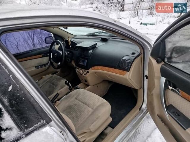 Сірий Шевроле Авео, об'ємом двигуна 1.6 л та пробігом 650 тис. км за 2200 $, фото 6 на Automoto.ua