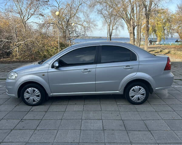 Серый Шевроле Авео, объемом двигателя 1.6 л и пробегом 214 тыс. км за 2700 $, фото 5 на Automoto.ua