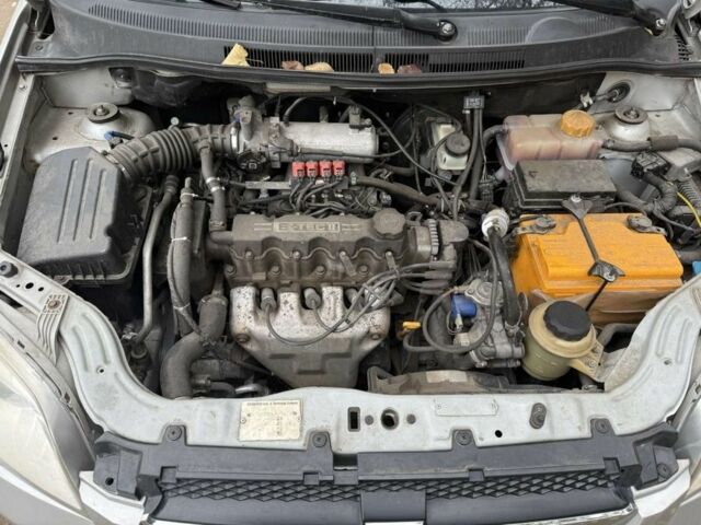 Серый Шевроле Авео, объемом двигателя 1.5 л и пробегом 184 тыс. км за 4200 $, фото 3 на Automoto.ua