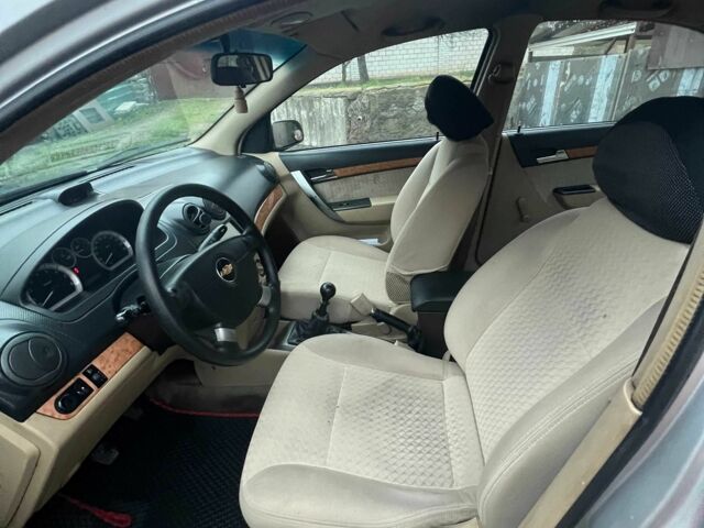 Сірий Шевроле Авео, об'ємом двигуна 1.6 л та пробігом 353 тис. км за 4000 $, фото 10 на Automoto.ua