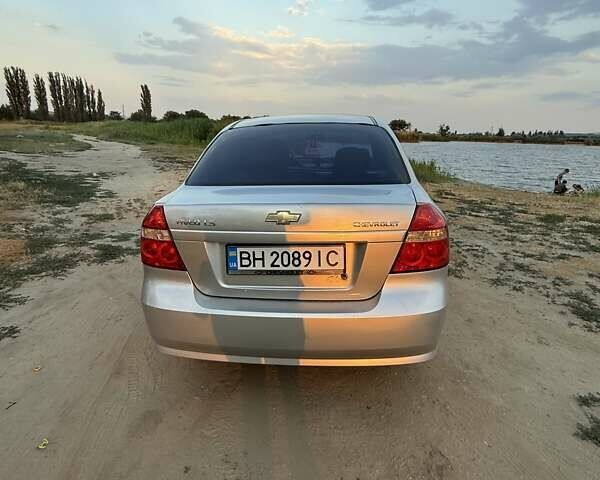 Серый Шевроле Авео, объемом двигателя 1.5 л и пробегом 197 тыс. км за 3800 $, фото 5 на Automoto.ua