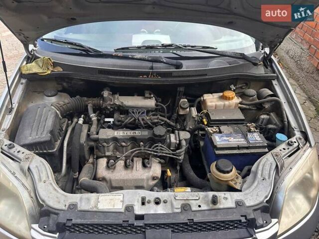 Сірий Шевроле Авео, об'ємом двигуна 1.5 л та пробігом 147 тис. км за 2700 $, фото 6 на Automoto.ua