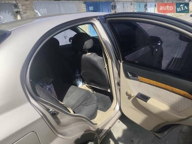 Серый Шевроле Авео, объемом двигателя 1.6 л и пробегом 350 тыс. км за 2500 $, фото 7 на Automoto.ua