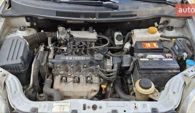 Сірий Шевроле Авео, об'ємом двигуна 1.5 л та пробігом 398 тис. км за 2850 $, фото 12 на Automoto.ua