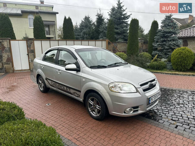 Серый Шевроле Авео, объемом двигателя 1.6 л и пробегом 214 тыс. км за 2650 $, фото 1 на Automoto.ua