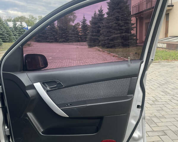 Серый Шевроле Авео, объемом двигателя 1.5 л и пробегом 161 тыс. км за 5300 $, фото 94 на Automoto.ua