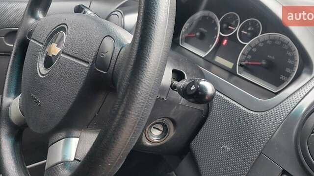 Серый Шевроле Авео, объемом двигателя 1.5 л и пробегом 214 тыс. км за 5200 $, фото 12 на Automoto.ua