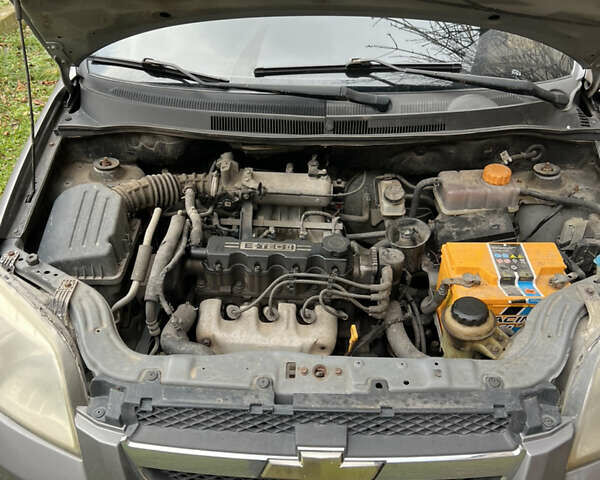 Сірий Шевроле Авео, об'ємом двигуна 1.5 л та пробігом 225 тис. км за 2600 $, фото 16 на Automoto.ua