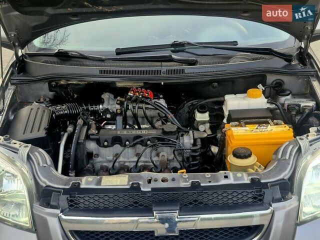 Сірий Шевроле Авео, об'ємом двигуна 1.5 л та пробігом 236 тис. км за 3750 $, фото 18 на Automoto.ua