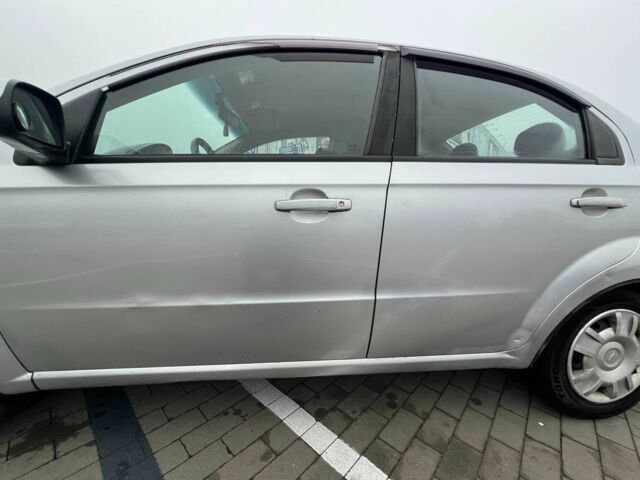 Сірий Шевроле Авео, об'ємом двигуна 1.6 л та пробігом 353 тис. км за 4000 $, фото 4 на Automoto.ua