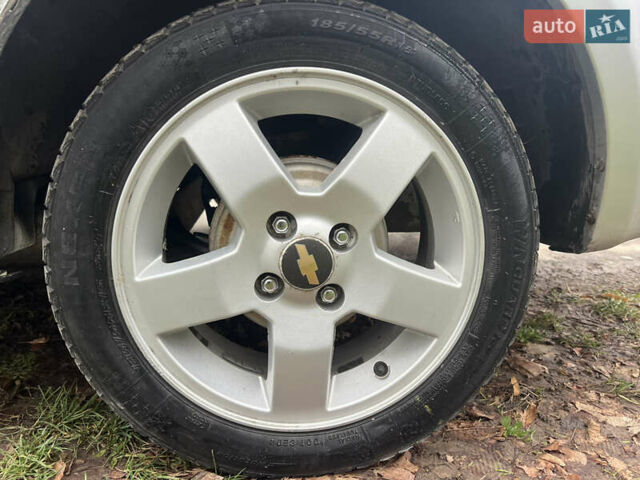 Сірий Шевроле Авео, об'ємом двигуна 1.4 л та пробігом 170 тис. км за 2999 $, фото 39 на Automoto.ua