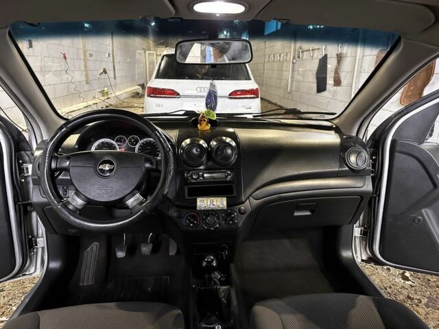 Серый Шевроле Авео, объемом двигателя 1.5 л и пробегом 257 тыс. км за 3500 $, фото 7 на Automoto.ua