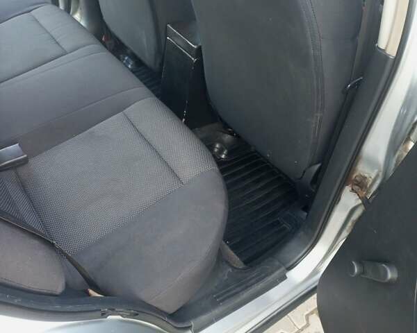 Сірий Шевроле Авео, об'ємом двигуна 1.5 л та пробігом 218 тис. км за 3000 $, фото 28 на Automoto.ua