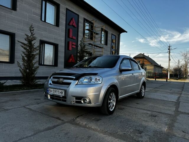 Серый Шевроле Авео, объемом двигателя 1.6 л и пробегом 142 тыс. км за 4300 $, фото 1 на Automoto.ua