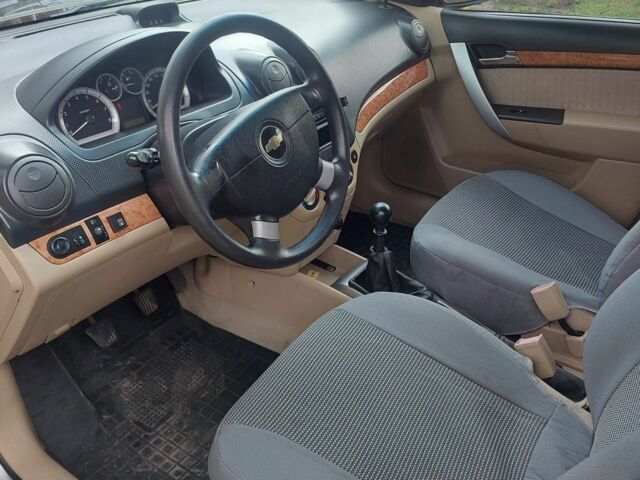 Серый Шевроле Авео, объемом двигателя 1.6 л и пробегом 197 тыс. км за 3500 $, фото 4 на Automoto.ua