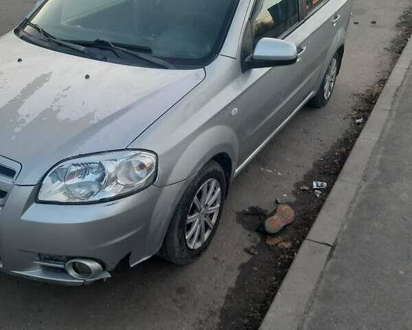 Сірий Шевроле Авео, об'ємом двигуна 1.5 л та пробігом 284 тис. км за 1999 $, фото 2 на Automoto.ua