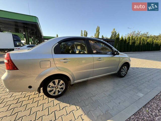 Сірий Шевроле Авео, об'ємом двигуна 1.6 л та пробігом 234 тис. км за 4300 $, фото 3 на Automoto.ua