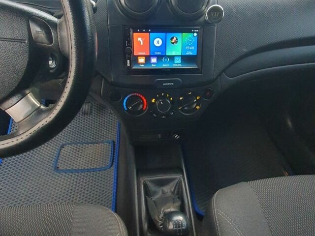 Серый Шевроле Авео, объемом двигателя 1.5 л и пробегом 255 тыс. км за 5000 $, фото 5 на Automoto.ua