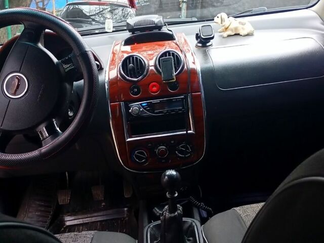 Серый Шевроле Авео, объемом двигателя 1.5 л и пробегом 166 тыс. км за 2500 $, фото 5 на Automoto.ua