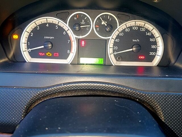 Серый Шевроле Авео, объемом двигателя 1.6 л и пробегом 276 тыс. км за 3200 $, фото 3 на Automoto.ua