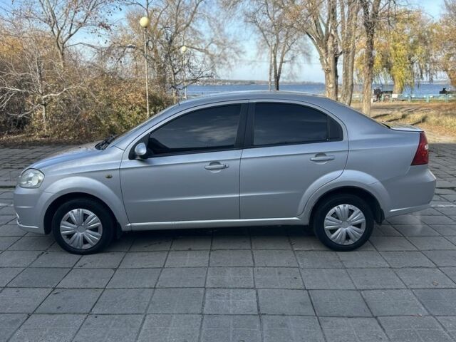 Серый Шевроле Авео, объемом двигателя 1.6 л и пробегом 214 тыс. км за 2700 $, фото 5 на Automoto.ua