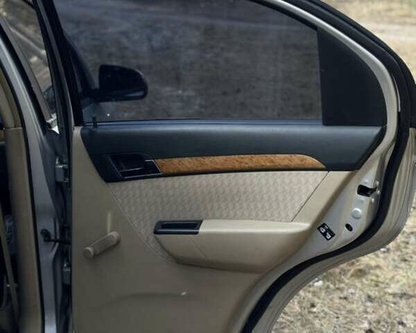 Серый Шевроле Авео, объемом двигателя 1.6 л и пробегом 240 тыс. км за 3100 $, фото 15 на Automoto.ua