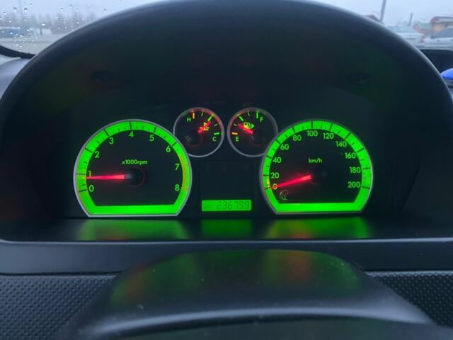 Серый Шевроле Авео, объемом двигателя 1.5 л и пробегом 236 тыс. км за 2900 $, фото 10 на Automoto.ua