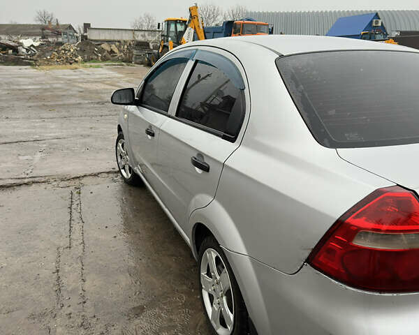 Сірий Шевроле Авео, об'ємом двигуна 1.5 л та пробігом 245 тис. км за 3500 $, фото 4 на Automoto.ua