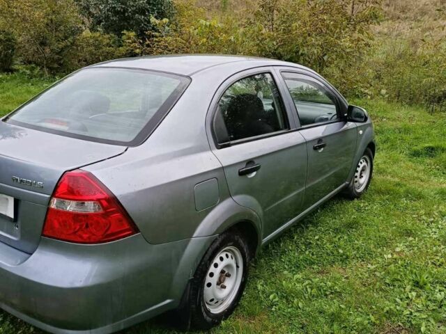 Сірий Шевроле Авео, об'ємом двигуна 1.5 л та пробігом 150 тис. км за 3200 $, фото 5 на Automoto.ua