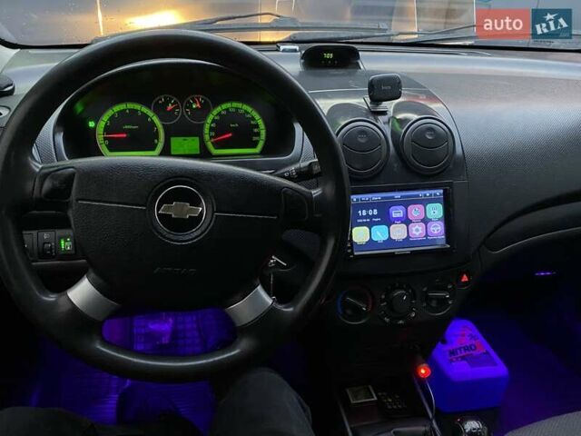 Серый Шевроле Авео, объемом двигателя 1.5 л и пробегом 396 тыс. км за 2850 $, фото 8 на Automoto.ua