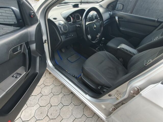 Серый Шевроле Авео, объемом двигателя 1.5 л и пробегом 255 тыс. км за 5000 $, фото 7 на Automoto.ua