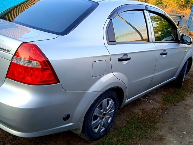 Серый Шевроле Авео, объемом двигателя 1.5 л и пробегом 235 тыс. км за 3600 $, фото 2 на Automoto.ua