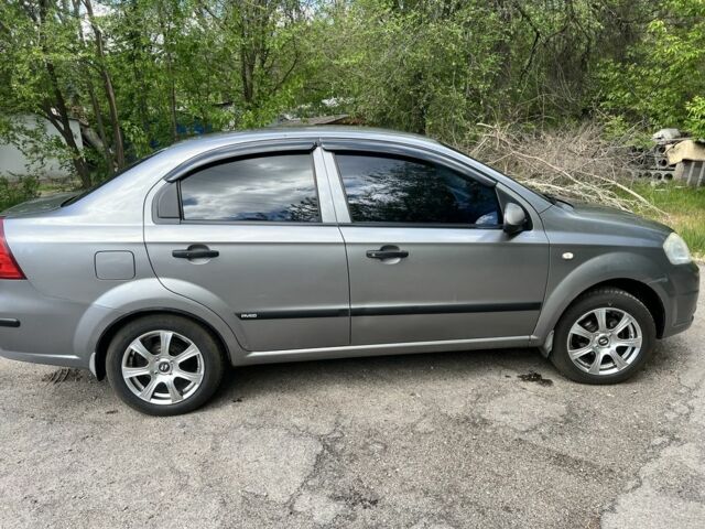 Серый Шевроле Авео, объемом двигателя 1.5 л и пробегом 197 тыс. км за 4500 $, фото 1 на Automoto.ua