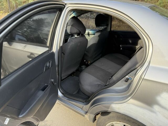 Сірий Шевроле Авео, об'ємом двигуна 1.5 л та пробігом 420 тис. км за 1800 $, фото 10 на Automoto.ua