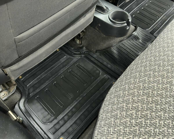 Сірий Шевроле Авео, об'ємом двигуна 1.5 л та пробігом 245 тис. км за 3500 $, фото 18 на Automoto.ua