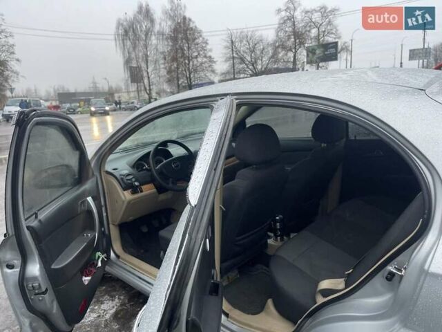 Серый Шевроле Авео, объемом двигателя 1.6 л и пробегом 290 тыс. км за 3200 $, фото 5 на Automoto.ua