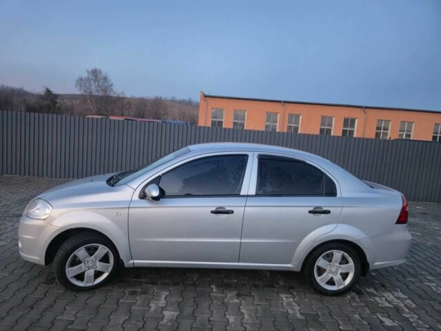 Серый Шевроле Авео, объемом двигателя 1.5 л и пробегом 164 тыс. км за 3750 $, фото 1 на Automoto.ua