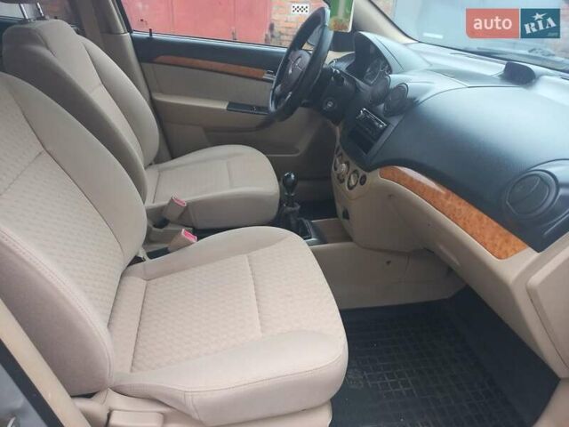 Серый Шевроле Авео, объемом двигателя 1.6 л и пробегом 138 тыс. км за 4400 $, фото 14 на Automoto.ua