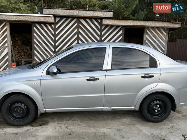 Серый Шевроле Авео, объемом двигателя 1.4 л и пробегом 438 тыс. км за 3300 $, фото 2 на Automoto.ua