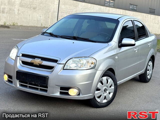 Серый Шевроле Авео, объемом двигателя 1.6 л и пробегом 237 тыс. км за 3350 $, фото 1 на Automoto.ua