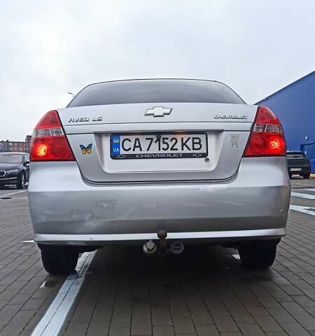 Серый Шевроле Авео, объемом двигателя 1.5 л и пробегом 261 тыс. км за 3000 $, фото 1 на Automoto.ua