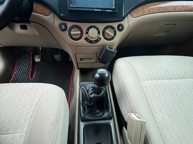 Сірий Шевроле Авео, об'ємом двигуна 1.6 л та пробігом 353 тис. км за 4000 $, фото 13 на Automoto.ua