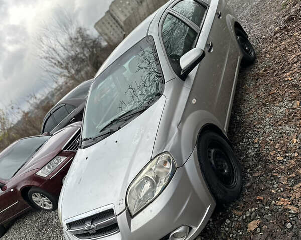 Сірий Шевроле Авео, об'ємом двигуна 1.5 л та пробігом 250 тис. км за 2450 $, фото 2 на Automoto.ua
