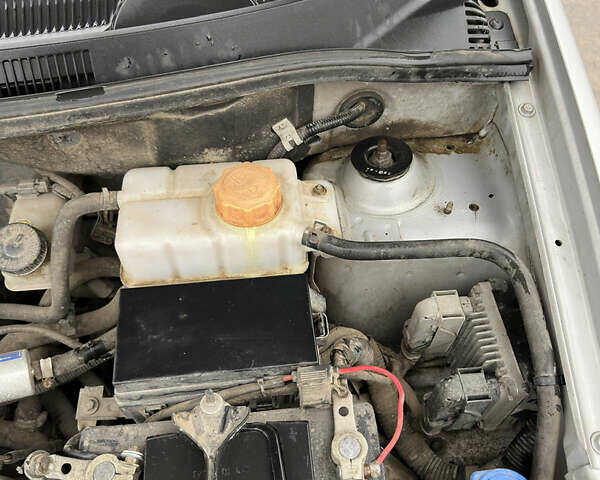 Сірий Шевроле Авео, об'ємом двигуна 1.5 л та пробігом 245 тис. км за 3500 $, фото 28 на Automoto.ua