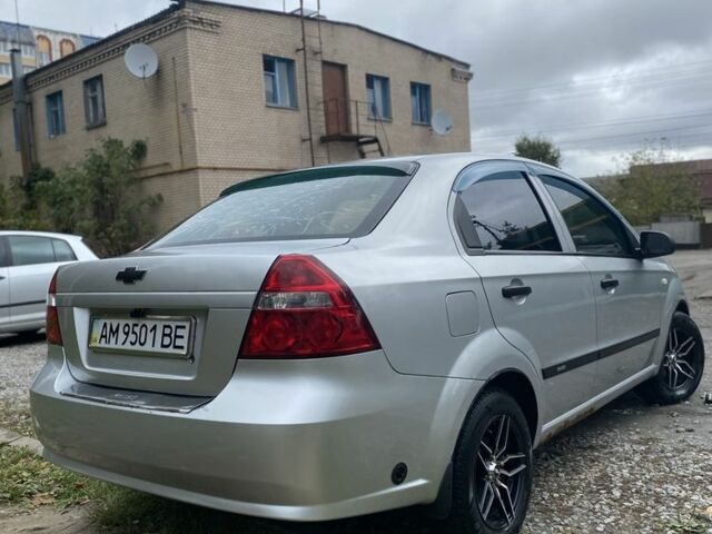 Серый Шевроле Авео, объемом двигателя 1.5 л и пробегом 235 тыс. км за 3900 $, фото 4 на Automoto.ua