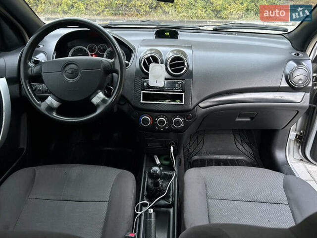 Серый Шевроле Авео, объемом двигателя 1.5 л и пробегом 191 тыс. км за 2999 $, фото 10 на Automoto.ua