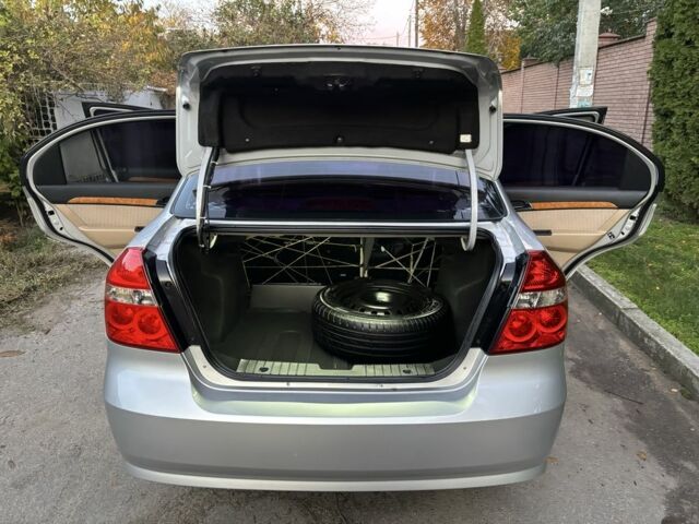 Сірий Шевроле Авео, об'ємом двигуна 1.6 л та пробігом 148 тис. км за 4550 $, фото 16 на Automoto.ua